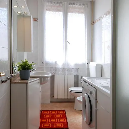 アパート Ur-nest Gigli 1 Bedroom